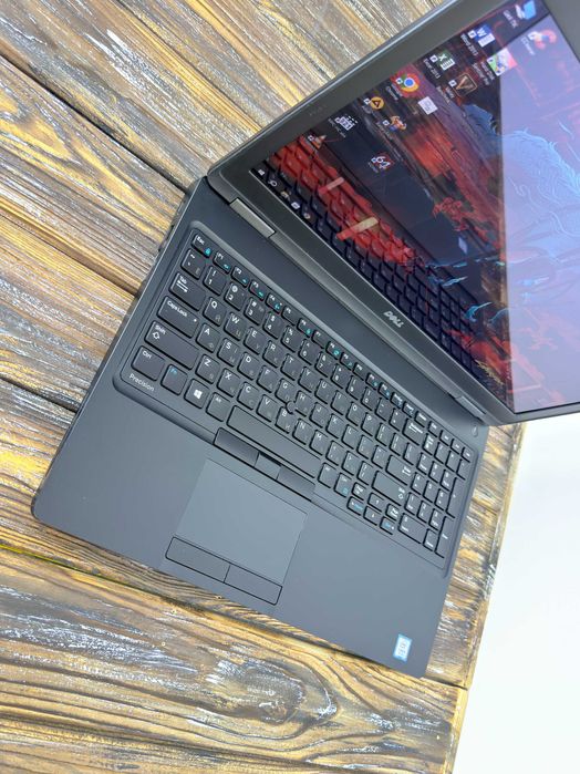 РОЗПРОДАЖ! Професійний Ноутбук з Сенсорним Екраном Dell Precision 3520 /Quadro M620 2 GB