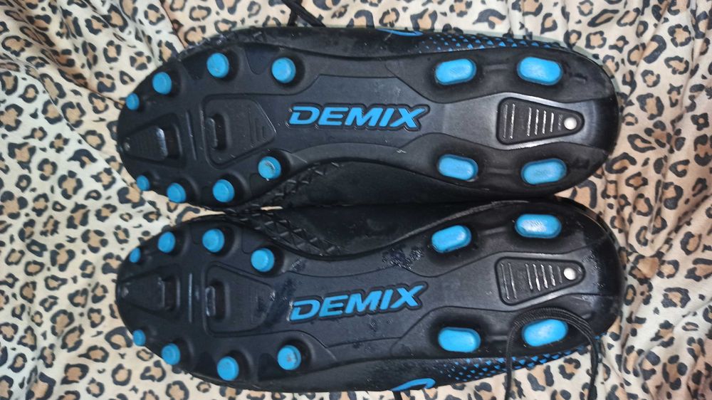 Бутсы Demix 45 размер