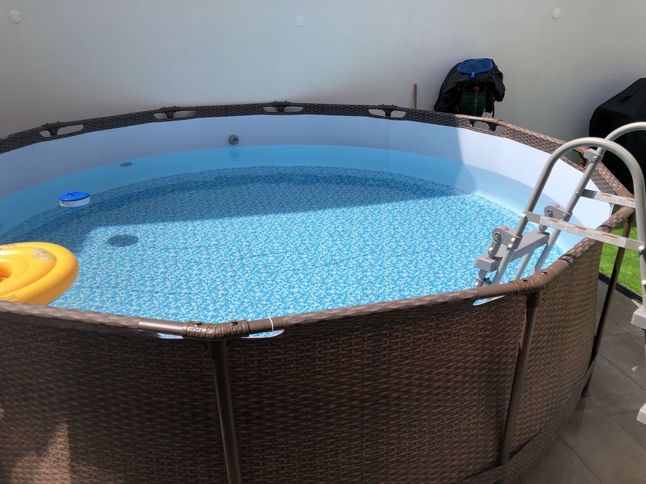 Piscina Desmontável Bestway Steel Pro MAX Como Nova