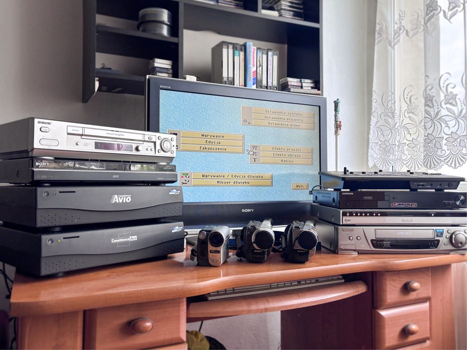 Retro Studio Wideo (Zgrywanie VHS/Hi8): Kamery Sony Digital8, Mikser Panasonic WJ-AVE3, Magnetowidy Hi-Fi, Casablanca. Wszystko sprawne.