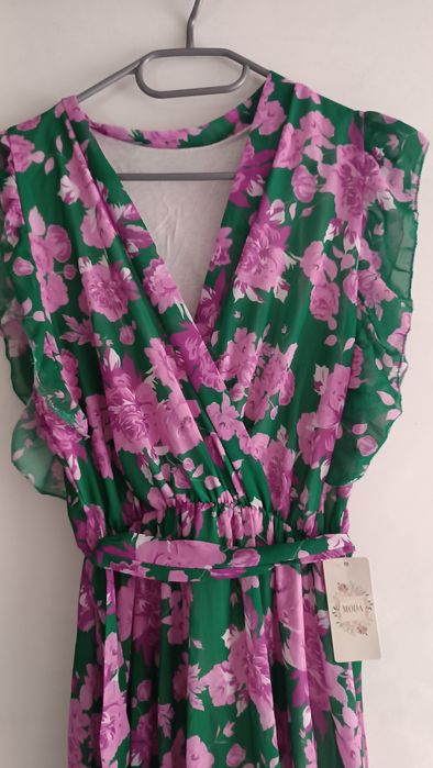 Zwiewna nowa sukienka w kwiaty S