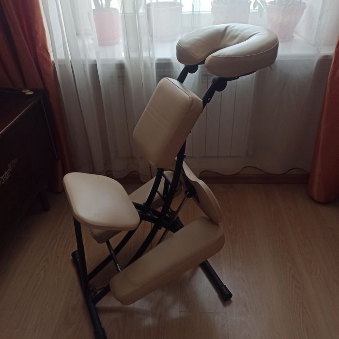 Крісло  масажне для шийно-комірцевої зони"Гном"у чудовому стані б/у