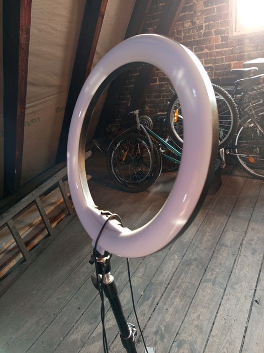Lampa pierścieniowa LED