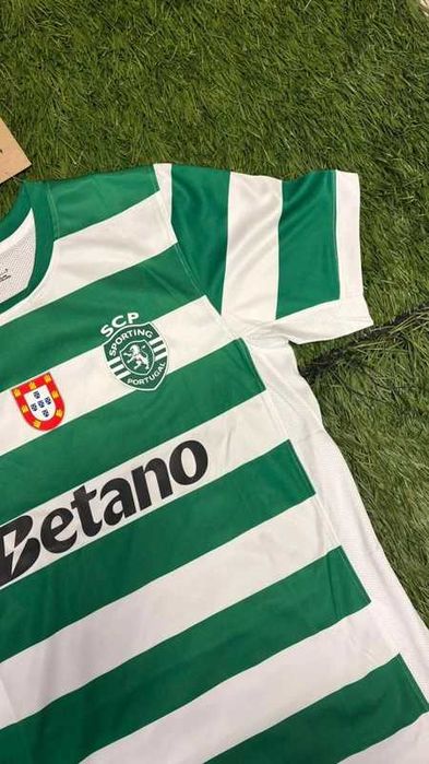 Camisola Sporting 25/26
Na compra de 3 camisolas oferecemos a 4