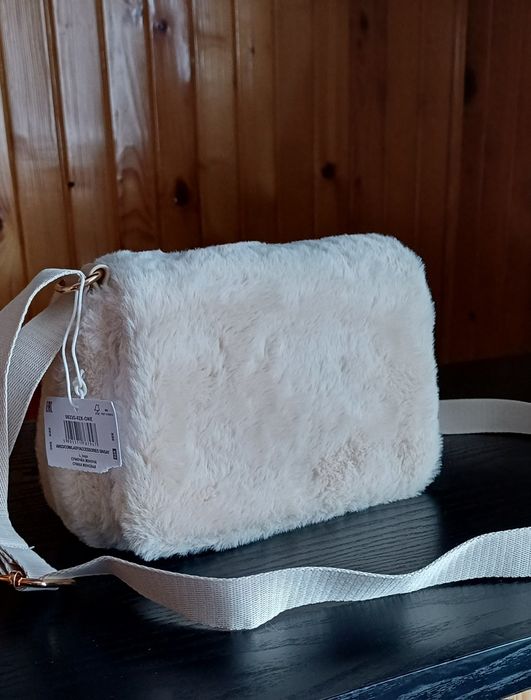 Zimowa beżowa torebka futerko-nowa