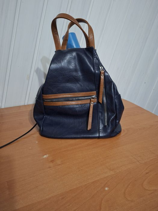 Sprzedam damski plecaczek.