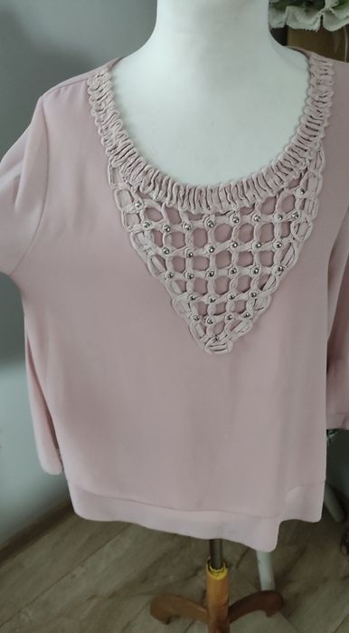 Luźna koszula z falbanami