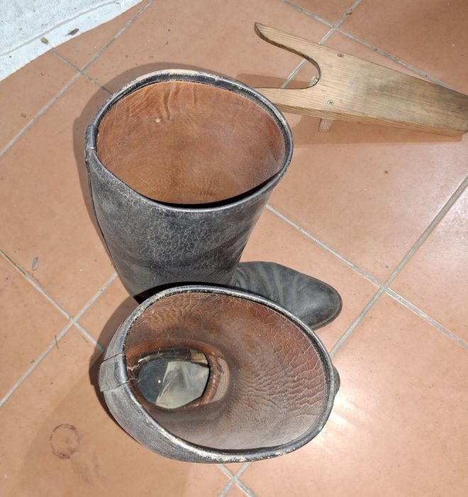 Vendo os 2 pares de Botas ou 1 par de Cavalaria originais