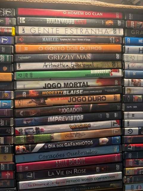 DVDs - Coleção privada de cinema de autor, independente e premiado. Ex: Mulholland Drive, Paris Texas, A Rede Social, Gran Torino, e muitos outros.
