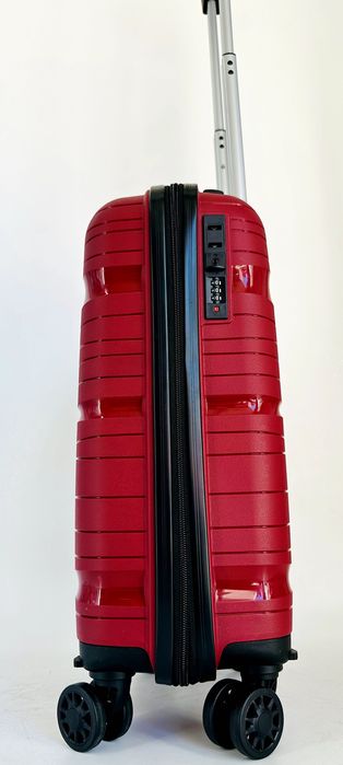 Nowa walizka niepękająca kabinowa 52 cm bordowa