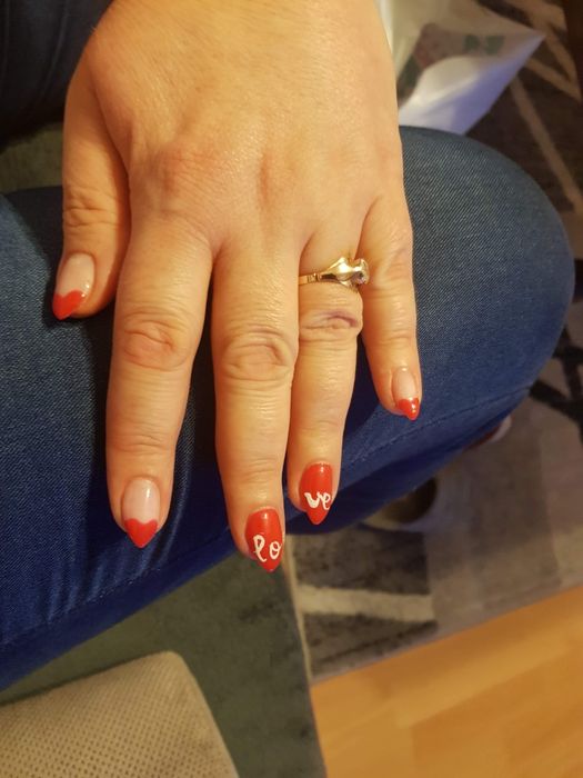 Oferuję wykonanie manicure pedicure