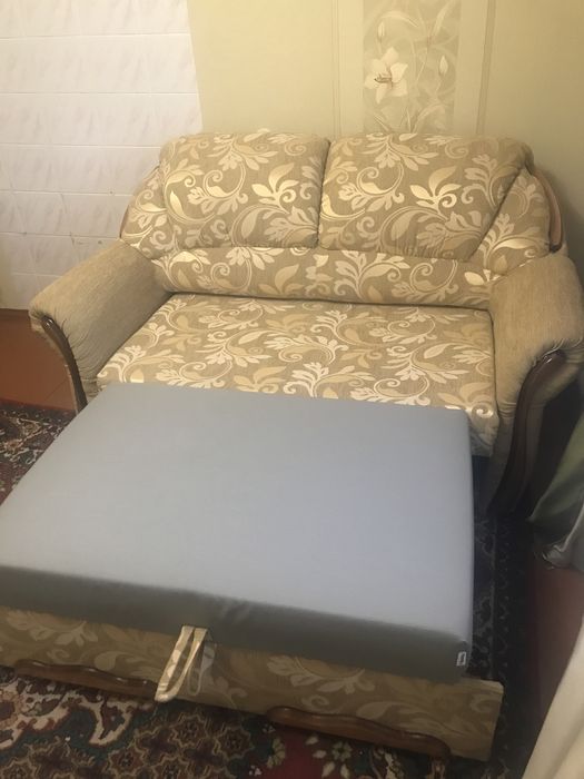 Розкладний диван.