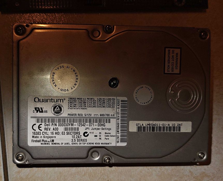 Podzespoły od starego PC Pentium III dysk Quantum płyta glówna ram