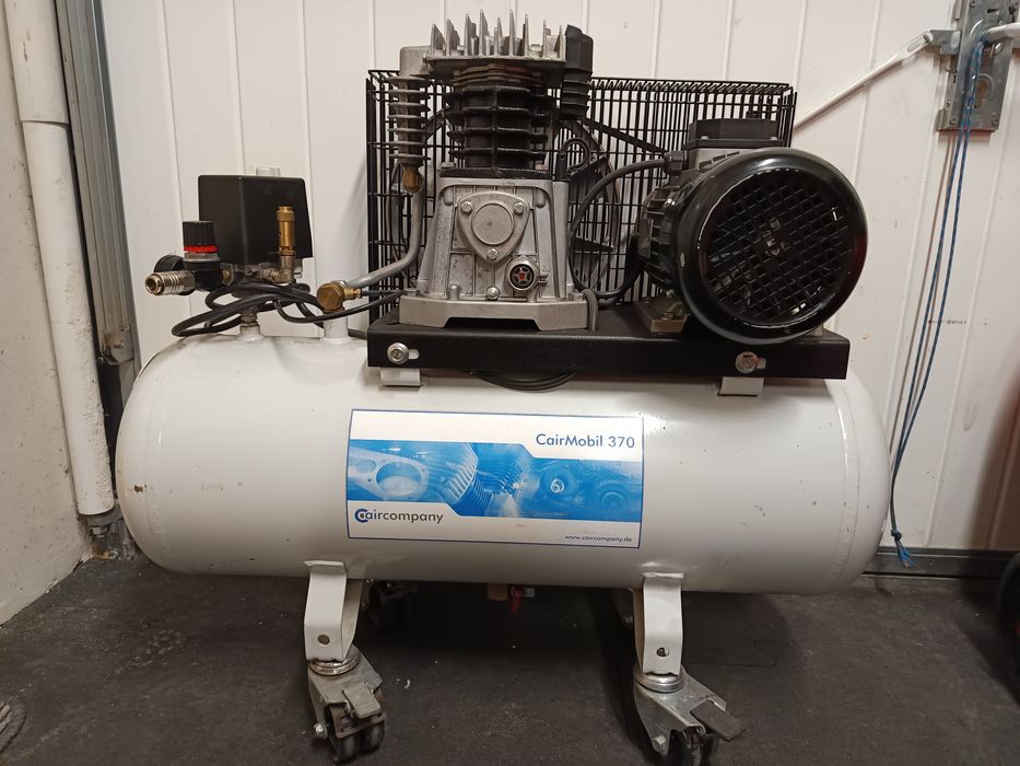 Sprężarka Kompresor Włoski dwutłokowy Fiac 350l/min 400v