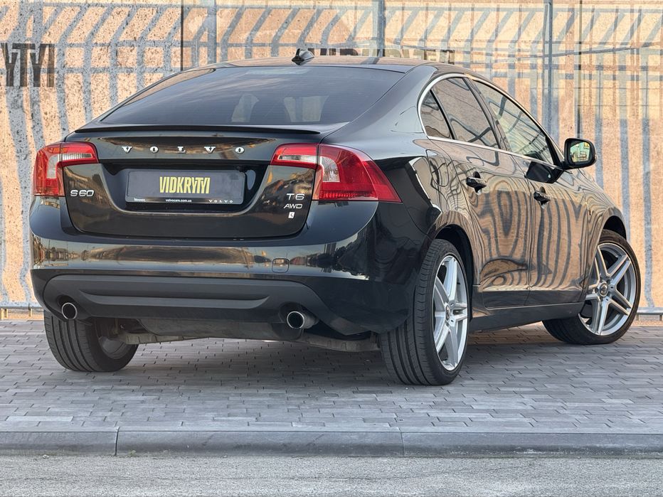 Volvo S60, 2011 року, 3.0 бензин, автомат, повний привід