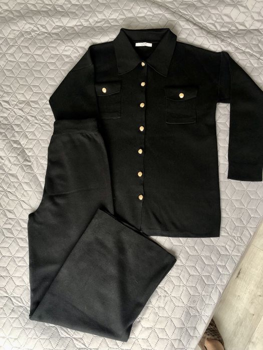 Трикотажний вʼязаний костюм з брюками палаццо (широкими штанами)