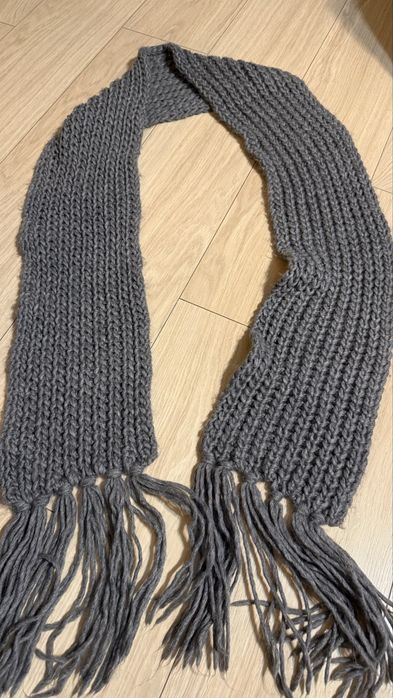 Szalik z frędzlami szary