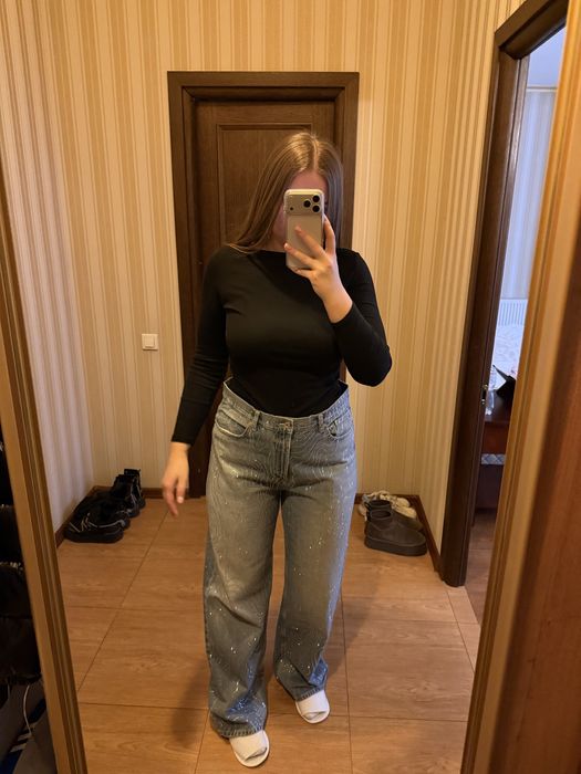 Джинсы в стразах Zara, размер 44 (по бирке)