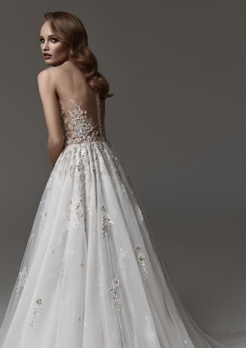 Весільна сукня бренду Adamaris