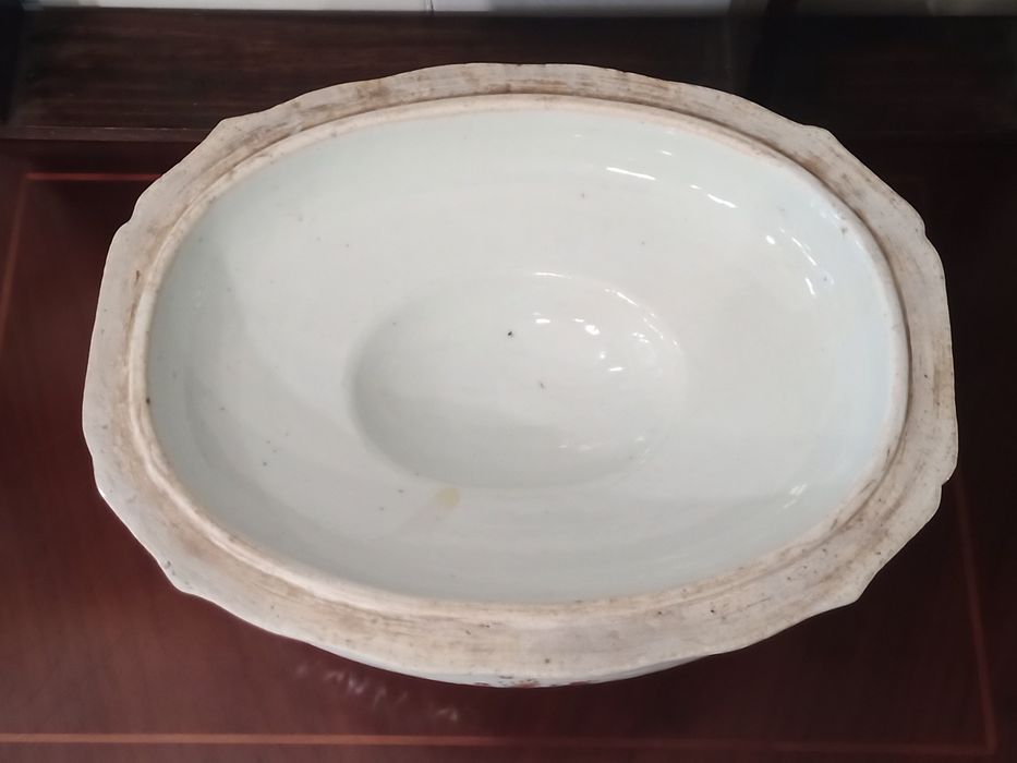 Terrina antiga Companhia das Índias XVIII