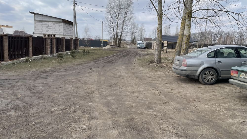 Продам 50 соток під забудову смт Макарів Київська обл.