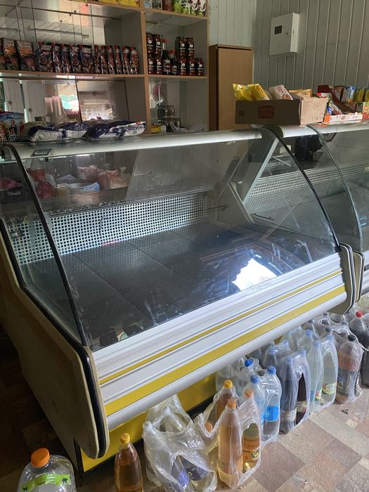 Холодильна вітрина