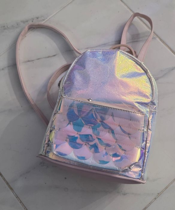 Mochila Pequena usada em bom estado