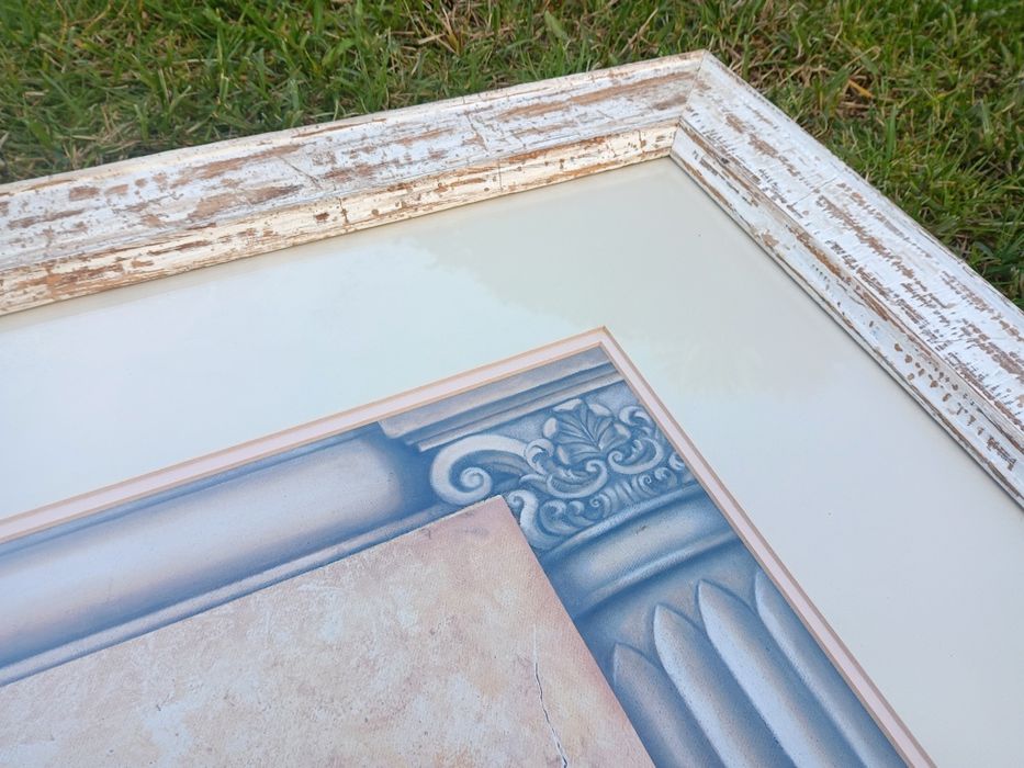 Conjunto de duas molduras de quadros contemporâneas com uma estrutura rústica em madeira de mac. As molduras apresentam um acabamento envelhecido e de