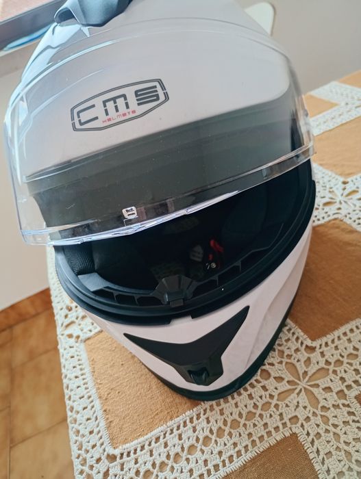 Vendo capacetes novos