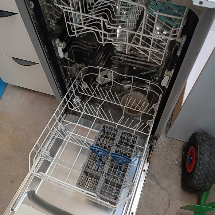 Zmywarka Ariston pod zabudowe 45 cm szer