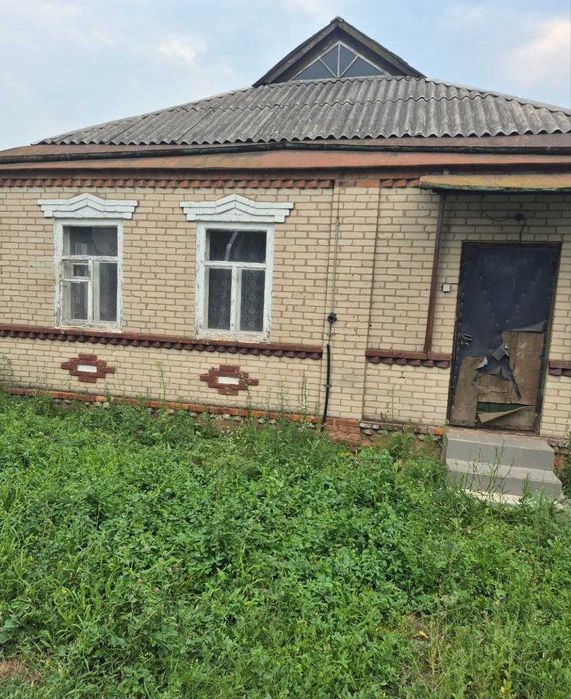 Продам пол дом 78 метров, кирпичный не дорого, срочно. В г. Мерефа  SM