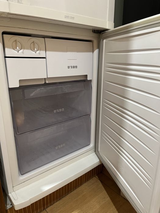 Холодильник SAMSUNG RL39SBSW