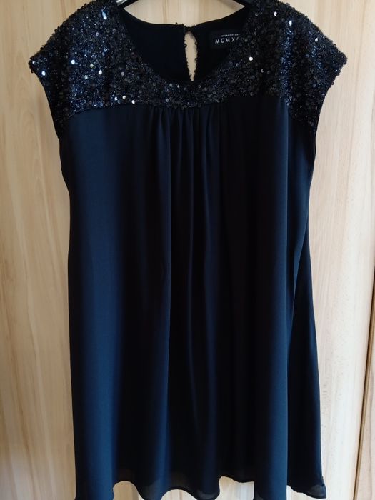Elegancka sukienka Diverse Premium rozmiar L