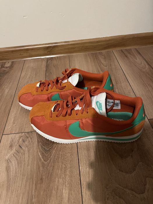 Продам  NIKE Cortez txt
