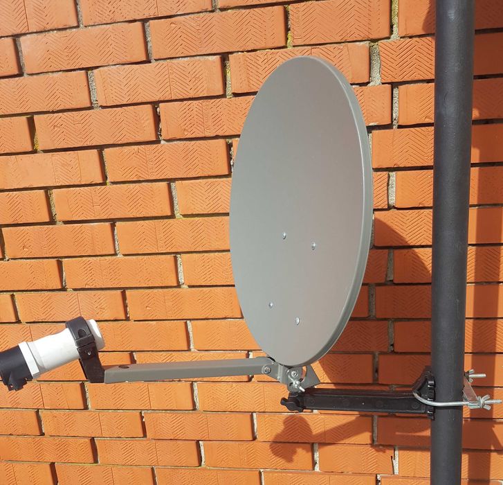 Przenośna, turystyczna antena satelitarna