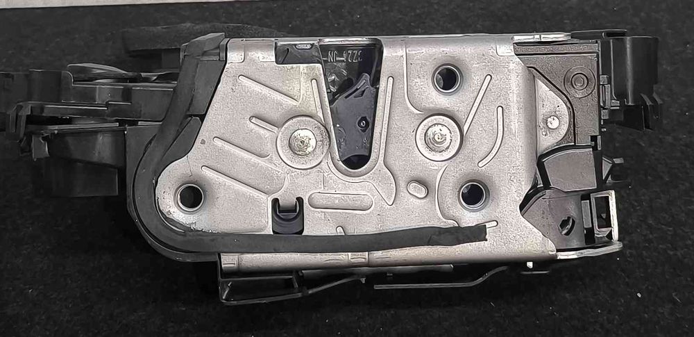 Fechadura / Fecho Porta Esquerdo VW TIGUAN (AD1, AX1), TIGUAN (AD1,