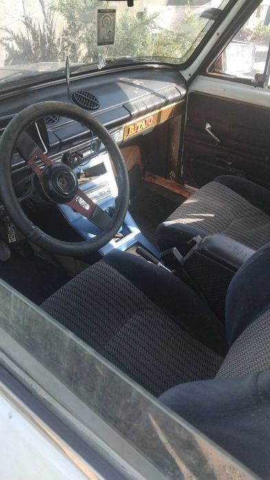 Автомобіль ваз 21011