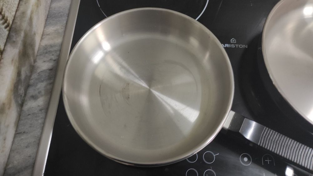 Frigideiras/ sertãs da rena ware (novas)