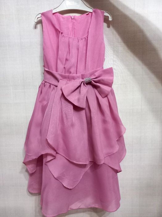 Ніжна святкова сукня