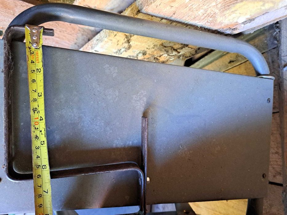 Solidne metalowe haki do doniczek balkonowych