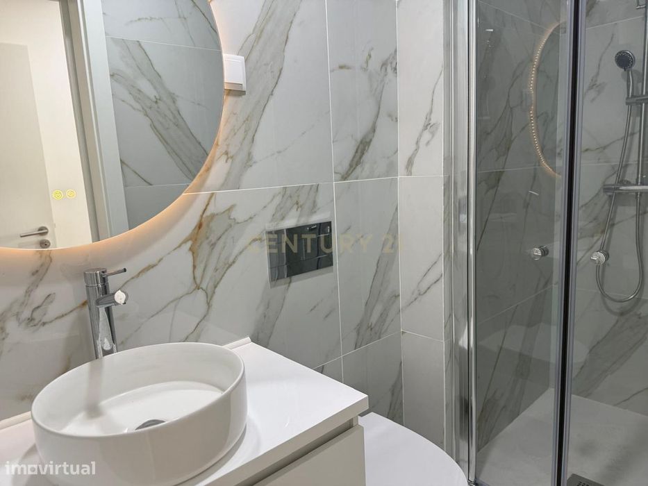 Apartamento T3 Renovado com Suite, Varanda e Cozinha Totalmente Equipa