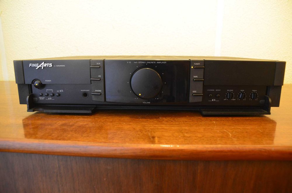 Amplificador Grundig Fine Arts V 12