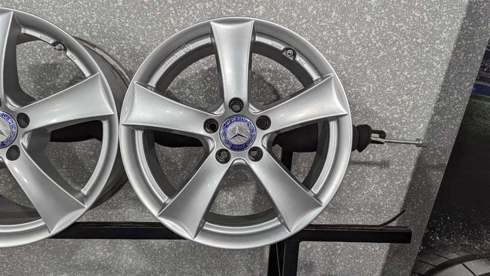 Диски Mercedes 5/112 R17 7.5J ET40 dia66.6mm