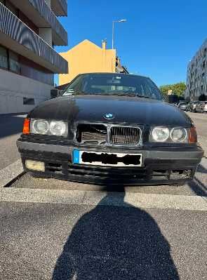 BMW 318i E36 (1996) – Funcional / Para Reparar ou Peças