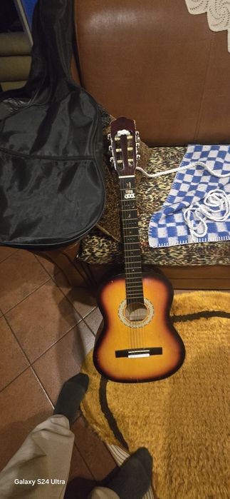 Gitara klasyczna z futerałem. Okazja!!
