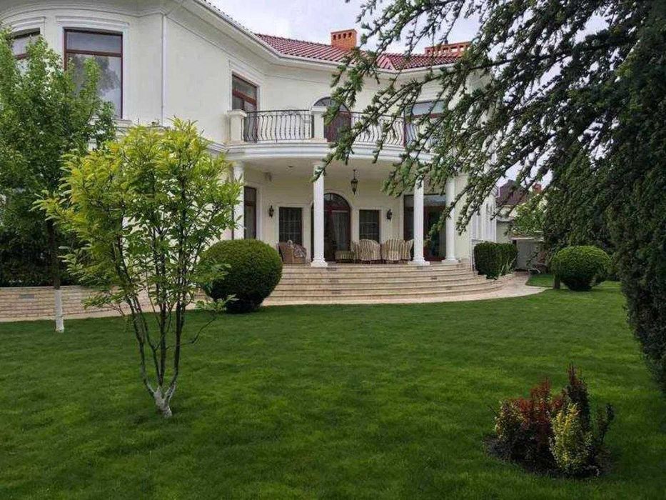 Розкішна італійська вілла біля моря • Басейн, лазня, гараж,21 сотка