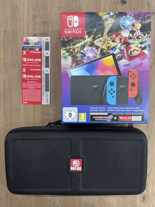 Konsola Nintendo Switch + Mario Kart 8 Deluxe
