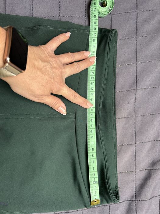 Dziewczęce bryczesy z pełnym lejem.