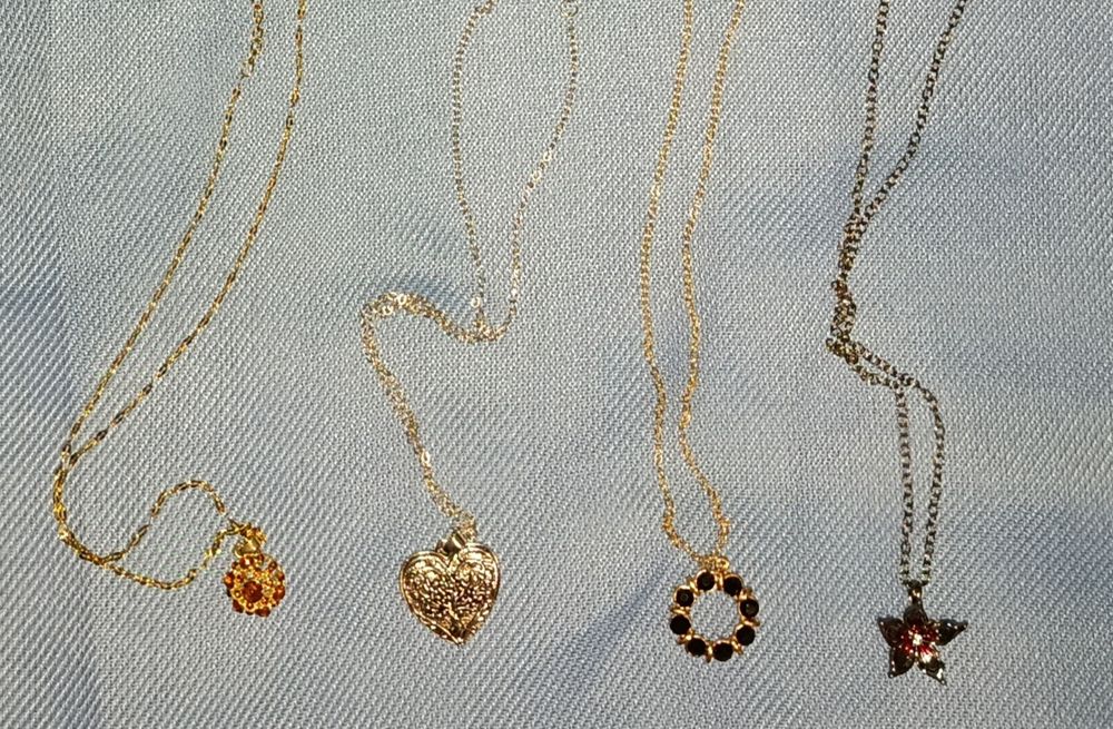 Біжутерія ,підвіски,кулони