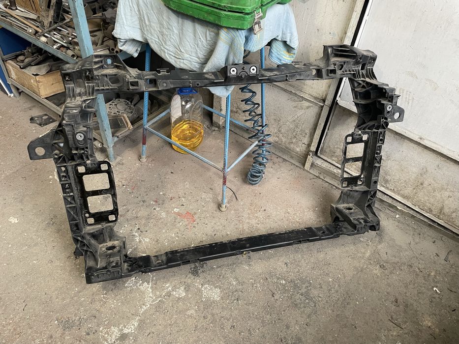 Продам панель радиатора  телевізор Audi Q7 16-19 оригінал 4M0805594B